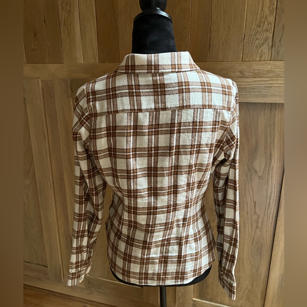 Heartlooms Twist-Front, Surplice Bodice, Flannel Top - Picture 4 of 12